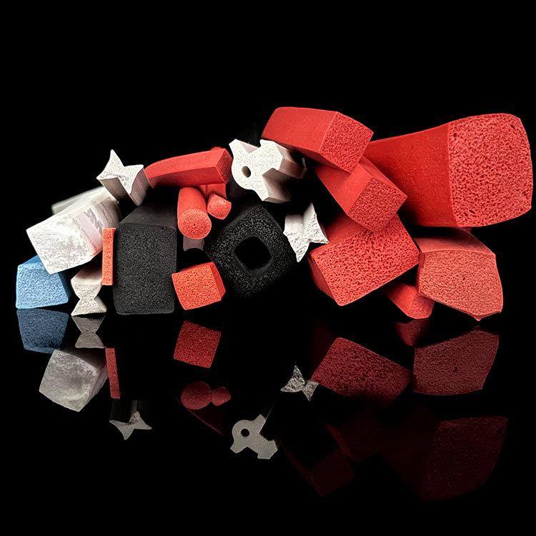 需要兼顧耐溫與彈性？嶸牌硅膠發泡密封條兼具彈性與耐溫性，綜合性能優異